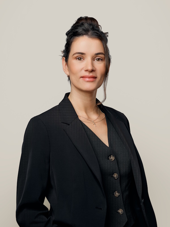 Romy Castro Matthews, Dipl. Pflegefachfrau, Plastische Chirurgie Bern